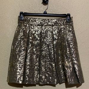 Party Mini Skirt M Gold Gray Pleated Floral Design Shiny Metallic